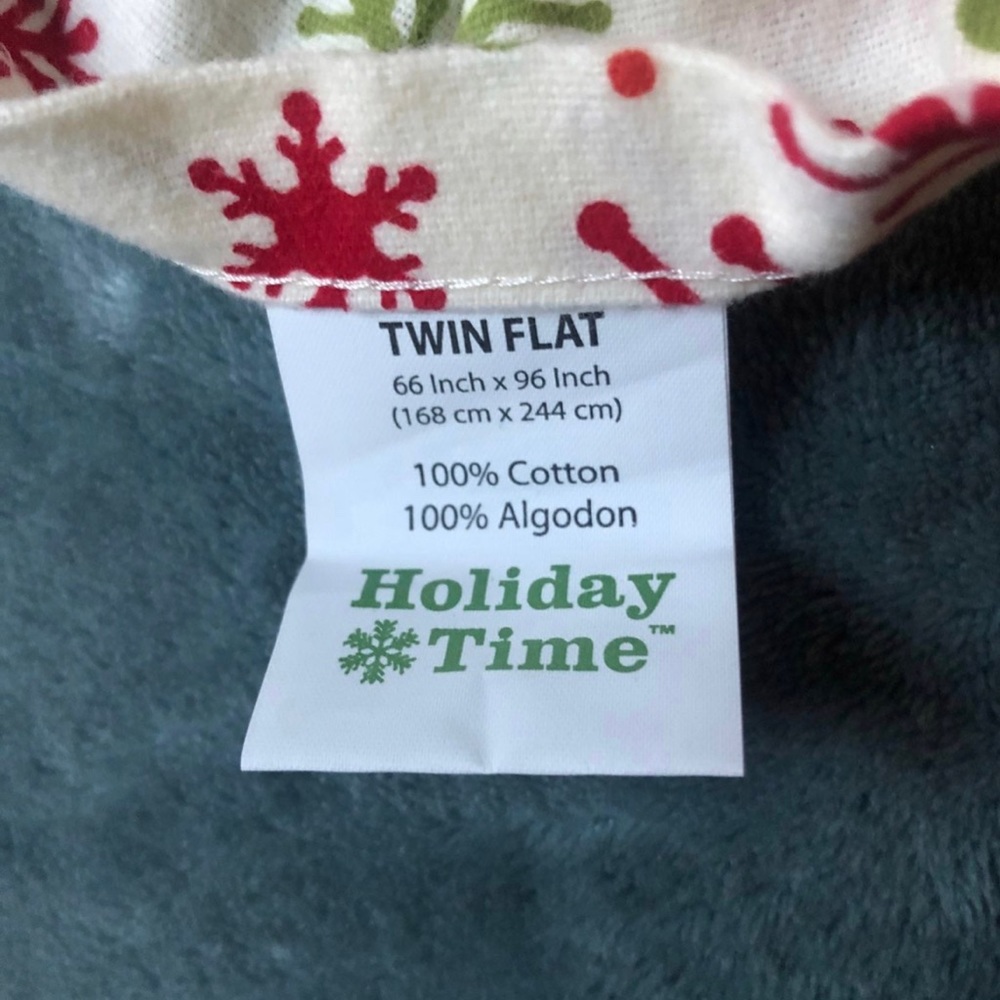 Twin Flannel Snowflake Sheets - Picture 2 of 5
